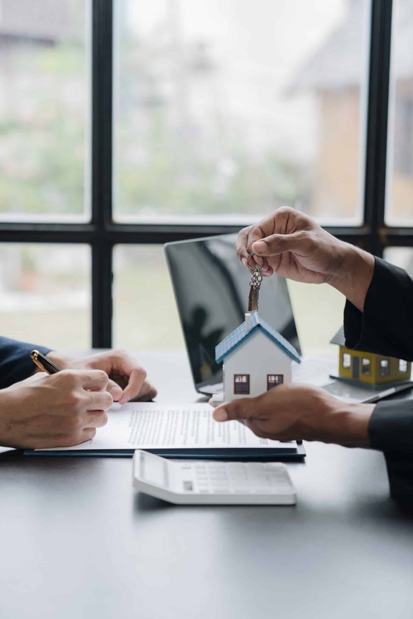 Quels sont les critères pour un bon rapport qualité-prix en gestion locative ?