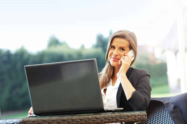 Comment développer des compétences en négociation pour une carrière dans les achats internationaux?